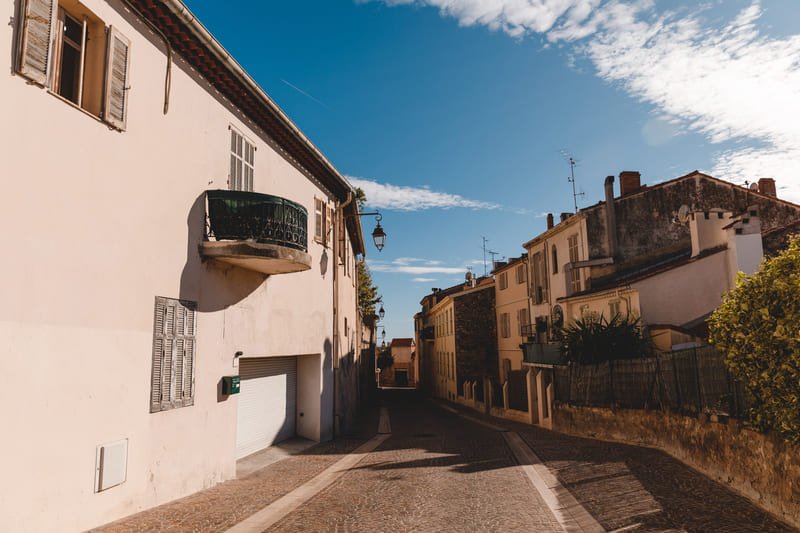 Dépannage plomberie à Aigues-Vives – fuite, WC, robinetterie